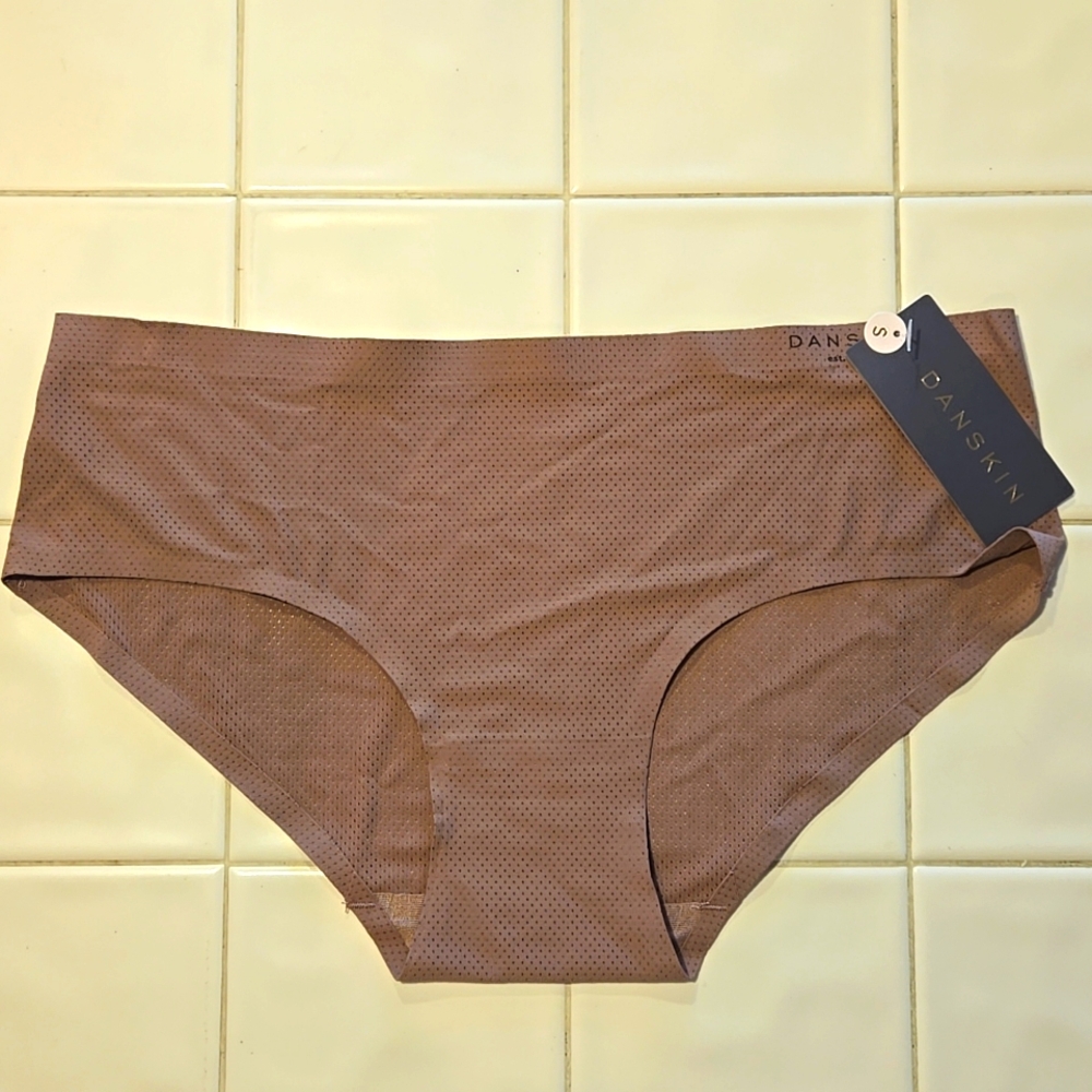Danskin Taupe No-Show Panties